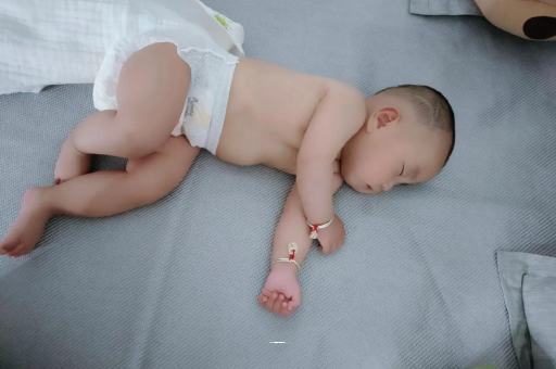 陕西怀孕多久会显肚子